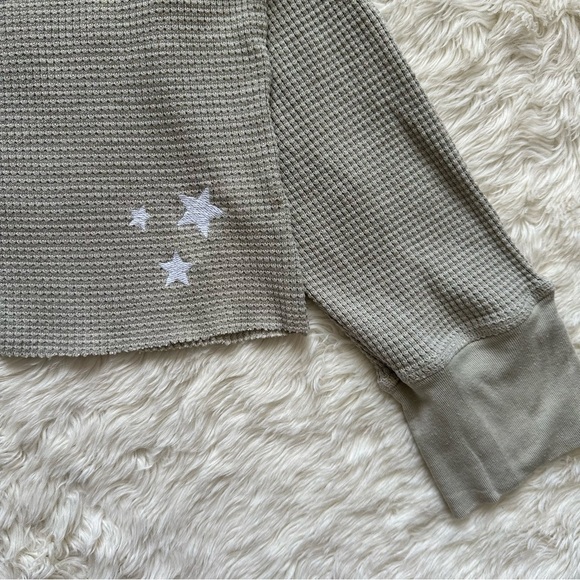 Monrow Top Oversized Crop Henley Thermal Shirt Star Embroidered Long Sleeve S - Picture 6 of 10